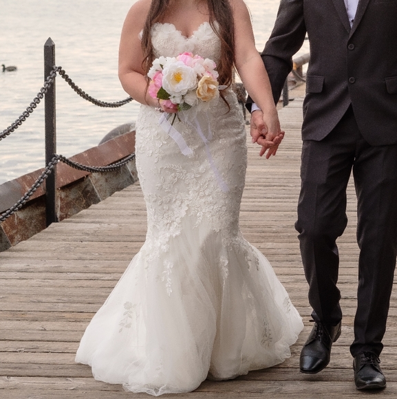 Bridal Gown Bravo Bridals GREAT CONDITION - Picture 2 of 16